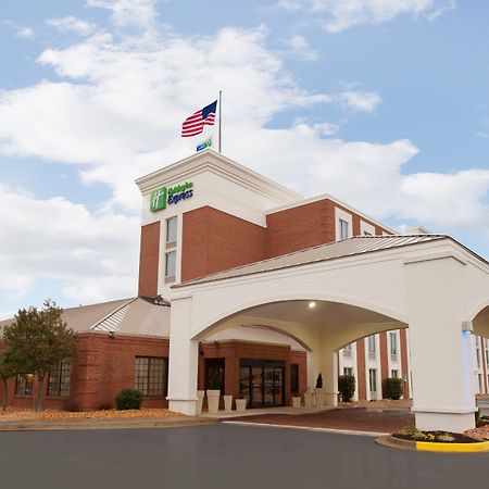 Holiday Inn Express Fredericksburg - Southpoint By Ihg Экстерьер фото