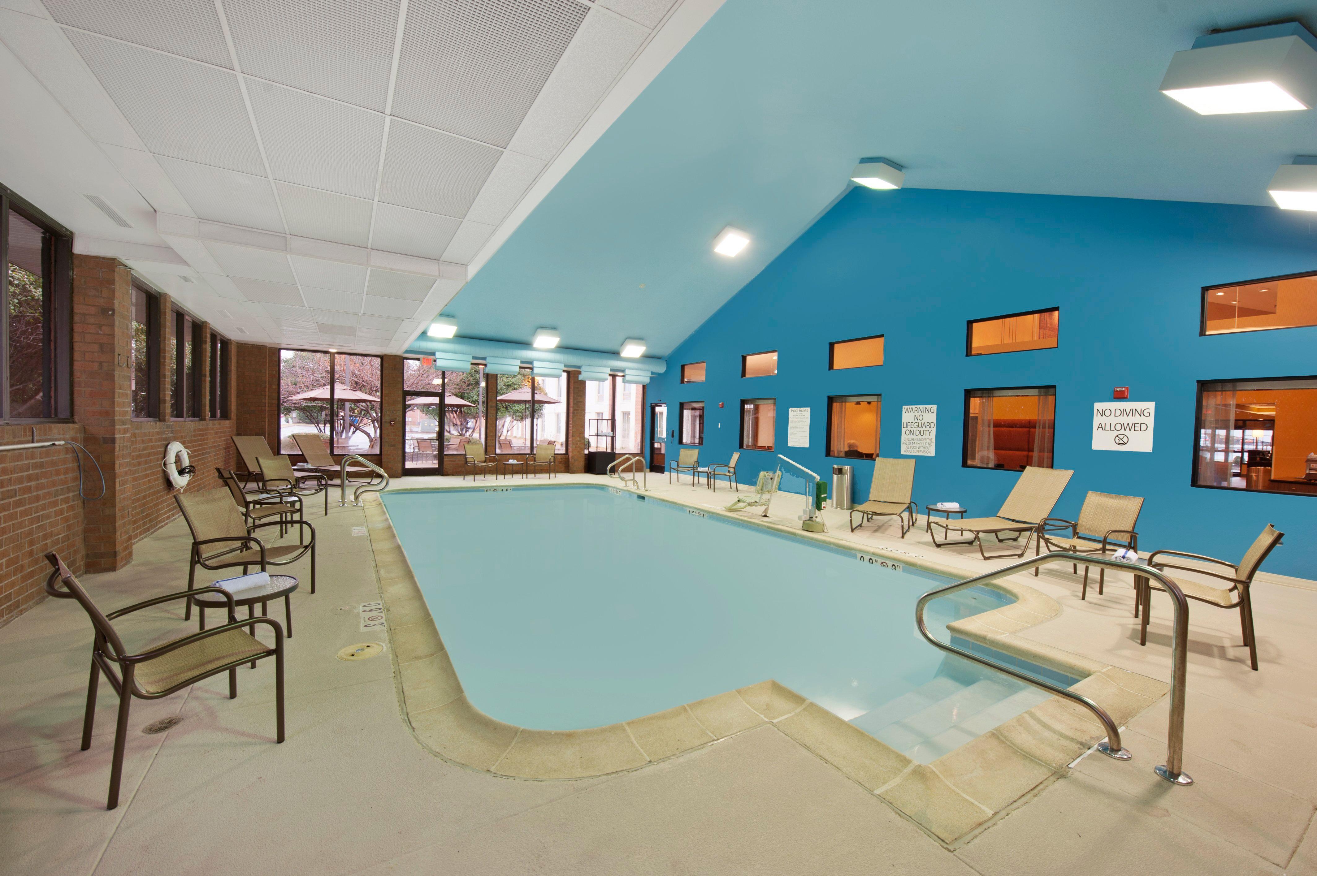 Holiday Inn Express Fredericksburg - Southpoint By Ihg Экстерьер фото