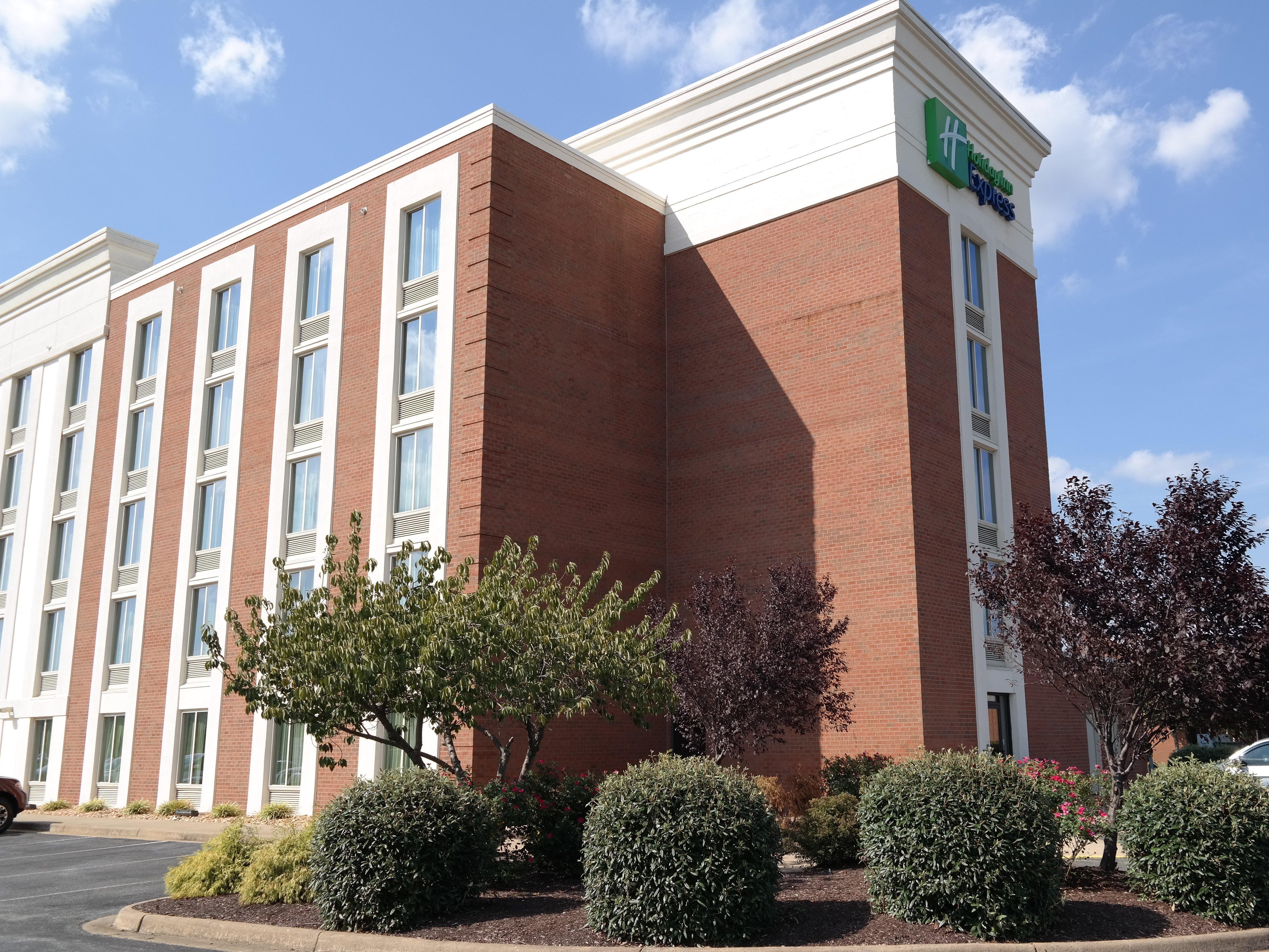 Holiday Inn Express Fredericksburg - Southpoint By Ihg Экстерьер фото