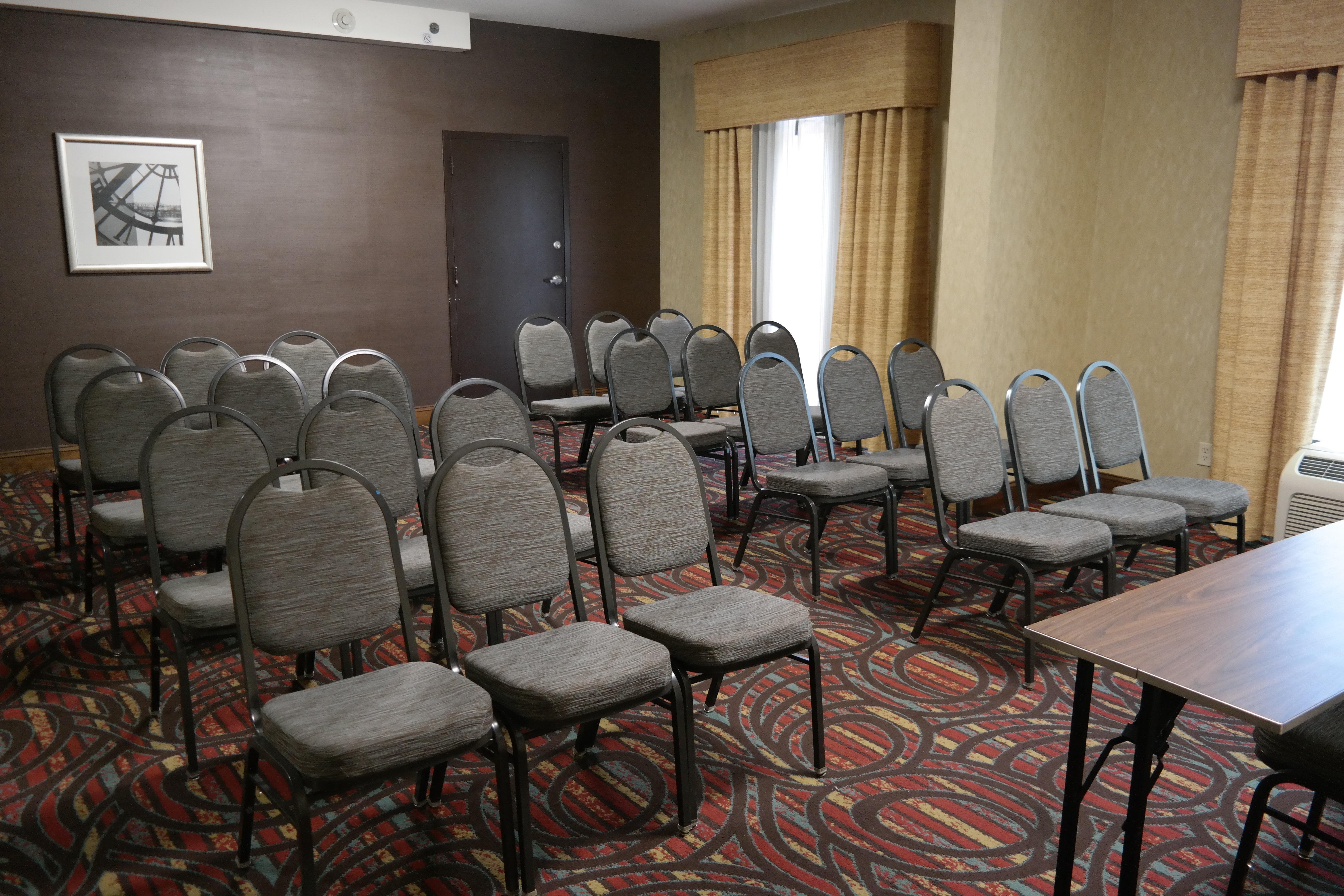 Holiday Inn Express Fredericksburg - Southpoint By Ihg Экстерьер фото